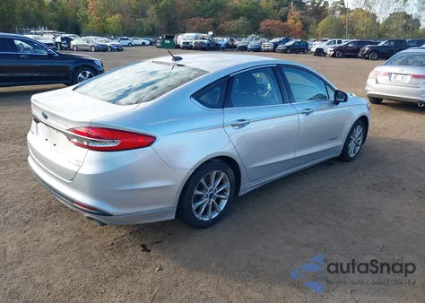 2017 Ford Fusion Hybrid Se z USA, uszkodzony, nr VIN 3FA6P0LU3HR323772